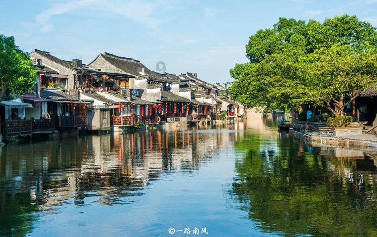 苹果手机上如何设置微信里的消息提示音？游戏画面